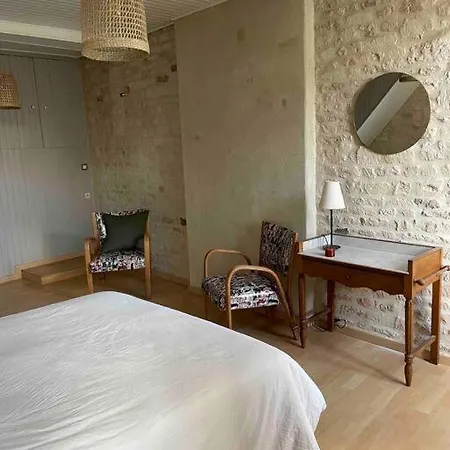 Maison Typique En Pierre De Caen - 4 Voyageurs Holiday home Louvigny